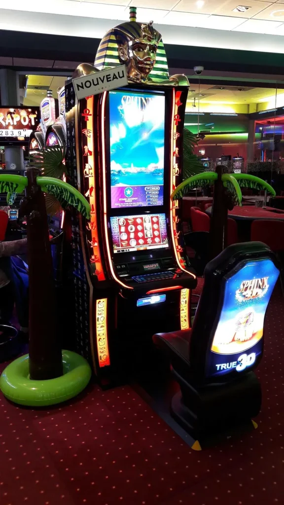 Spielautomat im Casino Barrière Courrendlin mit Sphinx-Motiv