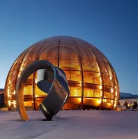 CERN Globe in Meyrin bei Nacht